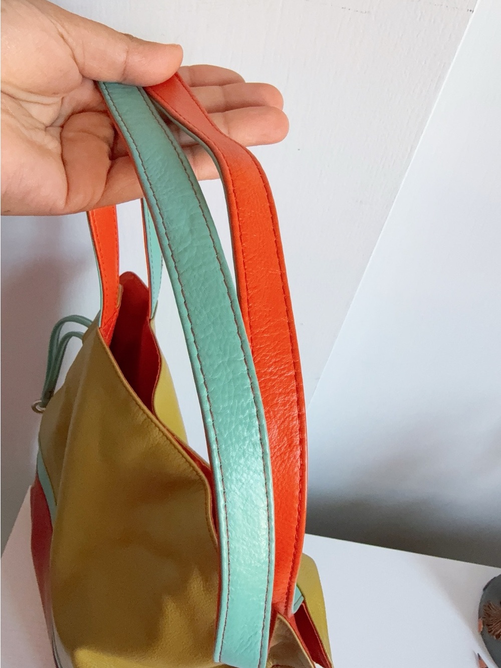 ili New York Multicolor Leather Shoulder Bag Tote + Detachable Pouch - Picture 7 of 11